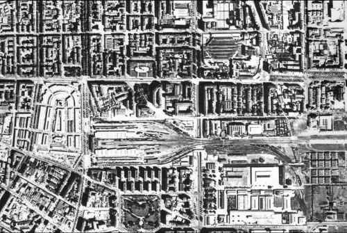 Aerial photograph of the Patch and its neighbouring lots in Milan, 1954, with a dashed outline around the Patch